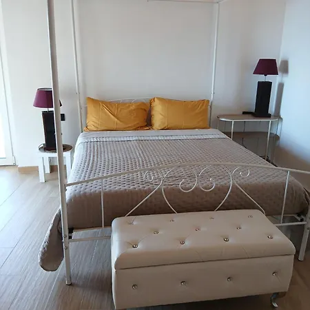 Casa Carlotta Oda ve Kahvaltı 3*